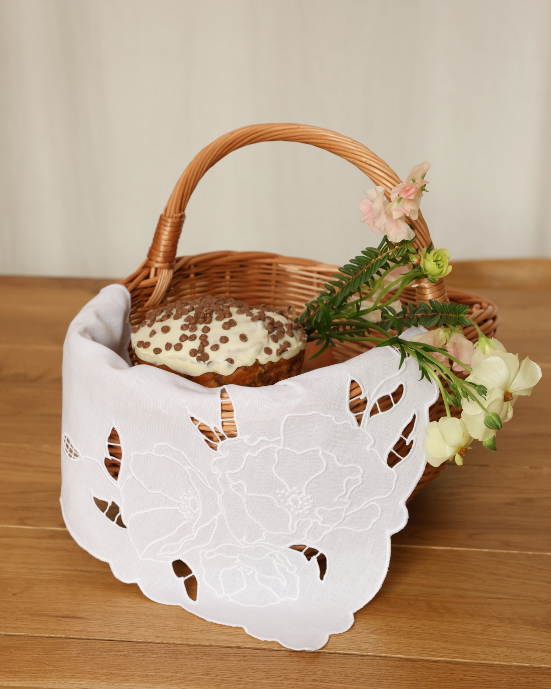 Лляна серветка з вишивкою Fine Bloom